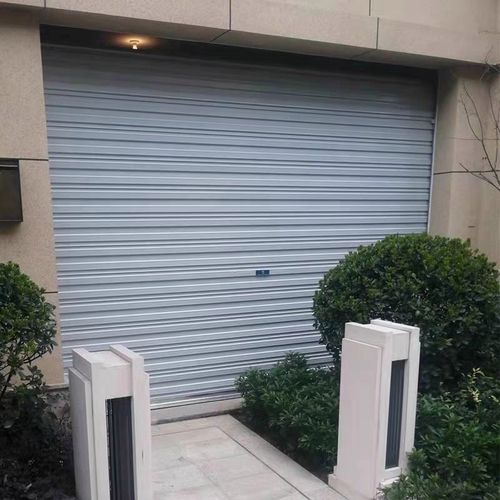 多重防护与便捷兼顾 解读现代卷帘门与车库门的功能与应用